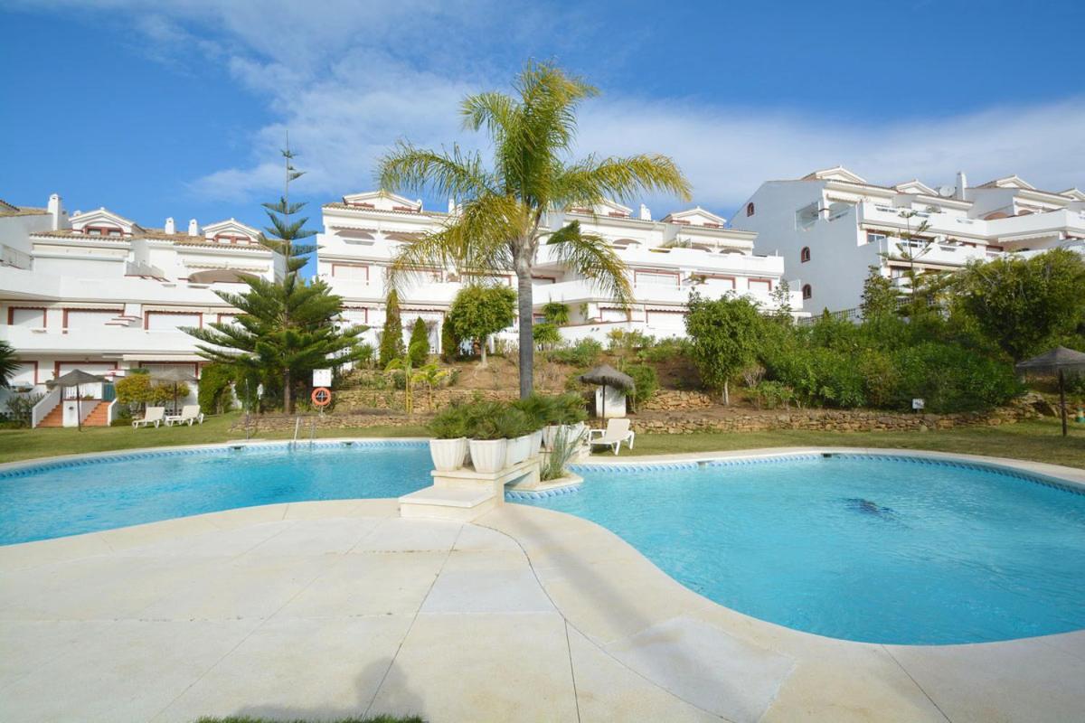 Luxury Beach Side Apartment In Marbella Playa Exterior photo